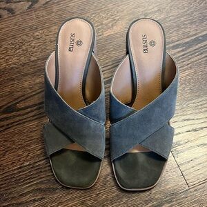 Block heel sandals. Size 8. Susina brand.
